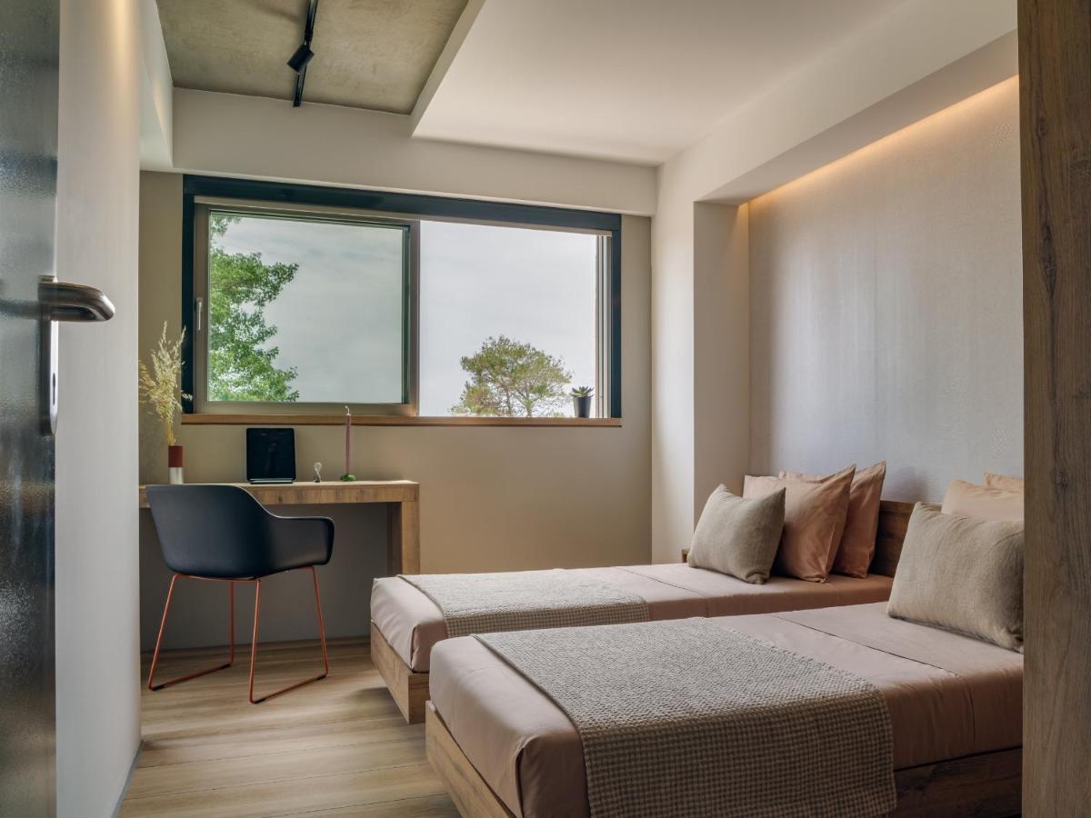 3 Olive Trees Aparthotel อานาวีซอส ภายนอก รูปภาพ