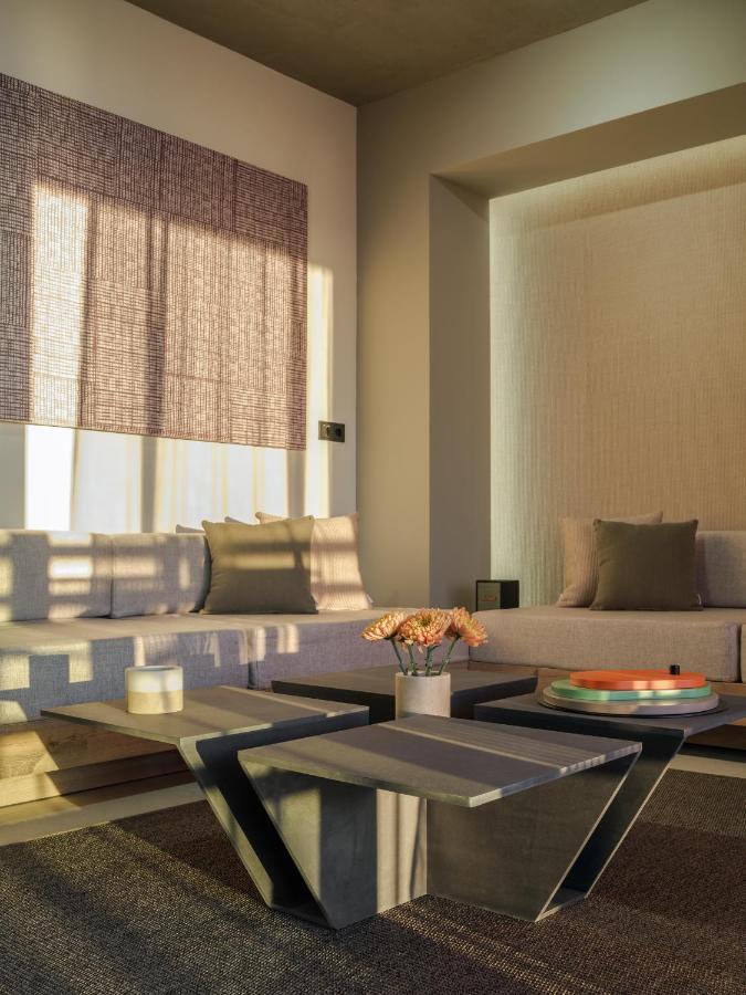 3 Olive Trees Aparthotel อานาวีซอส ภายนอก รูปภาพ