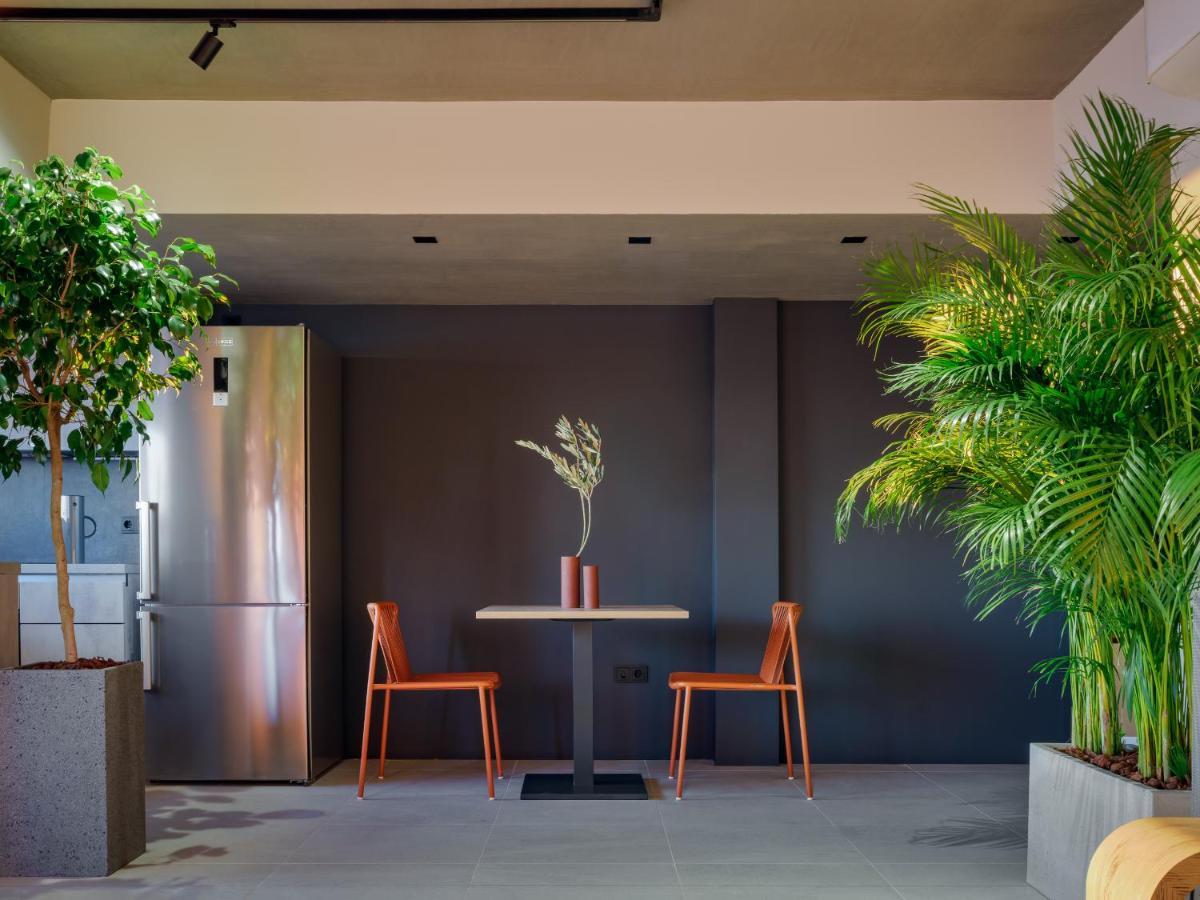 3 Olive Trees Aparthotel อานาวีซอส ภายนอก รูปภาพ