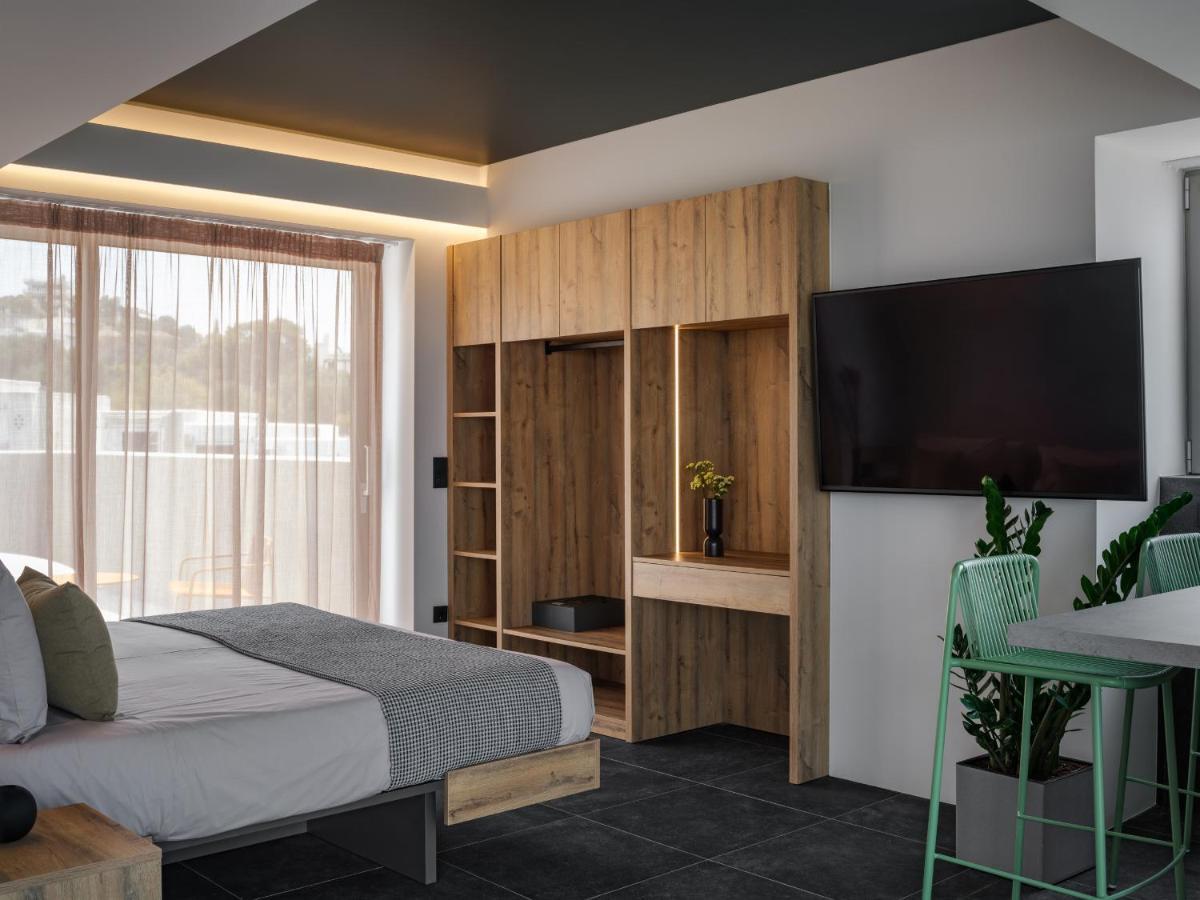 3 Olive Trees Aparthotel อานาวีซอส ภายนอก รูปภาพ