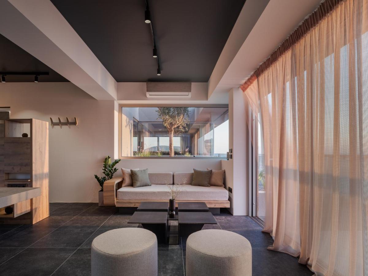 3 Olive Trees Aparthotel อานาวีซอส ภายนอก รูปภาพ