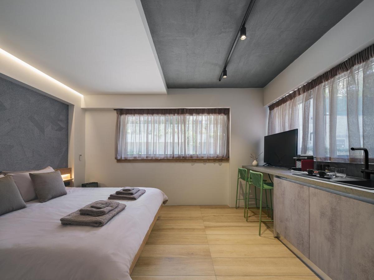 3 Olive Trees Aparthotel อานาวีซอส ภายนอก รูปภาพ