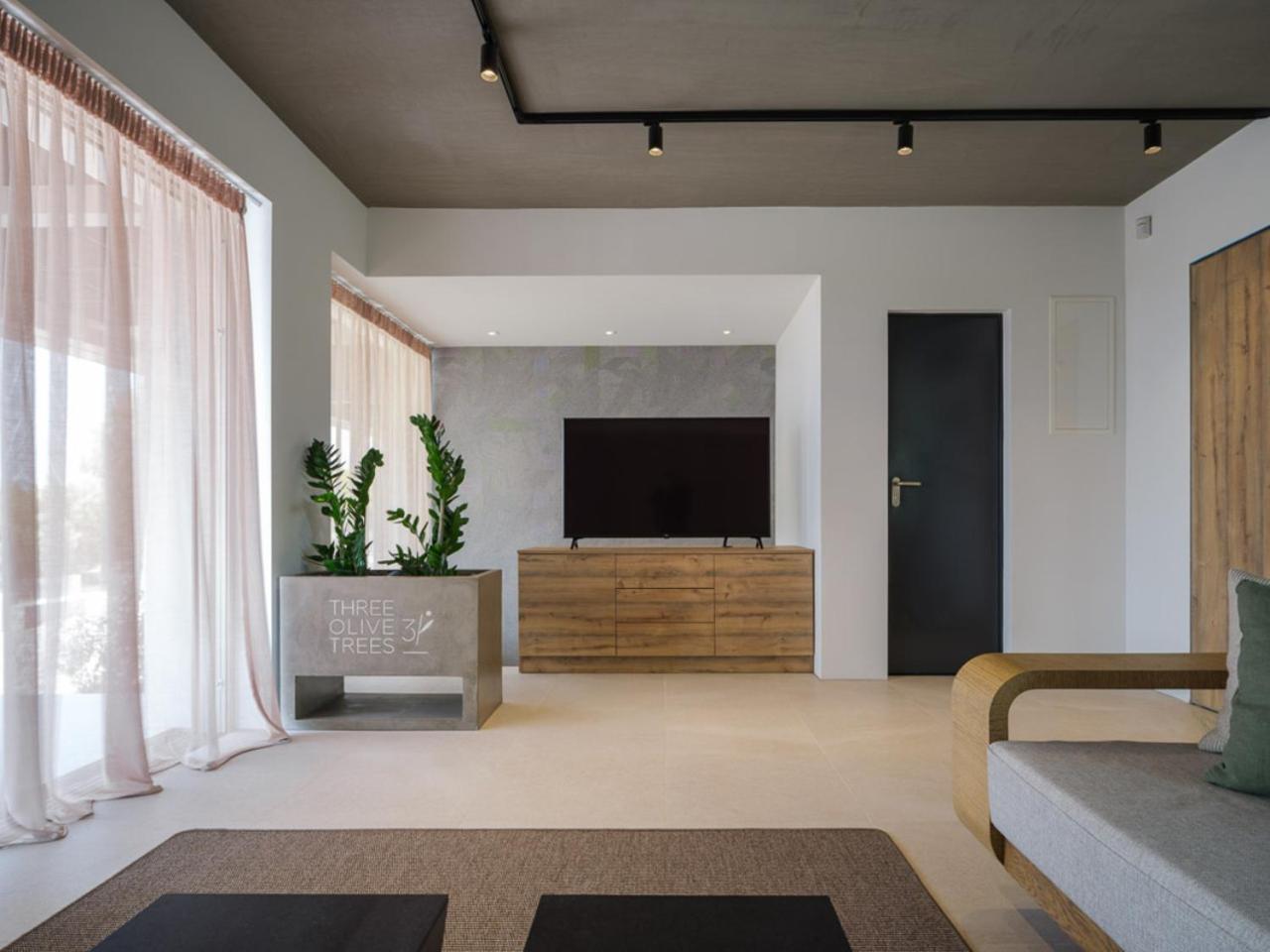 3 Olive Trees Aparthotel อานาวีซอส ภายนอก รูปภาพ