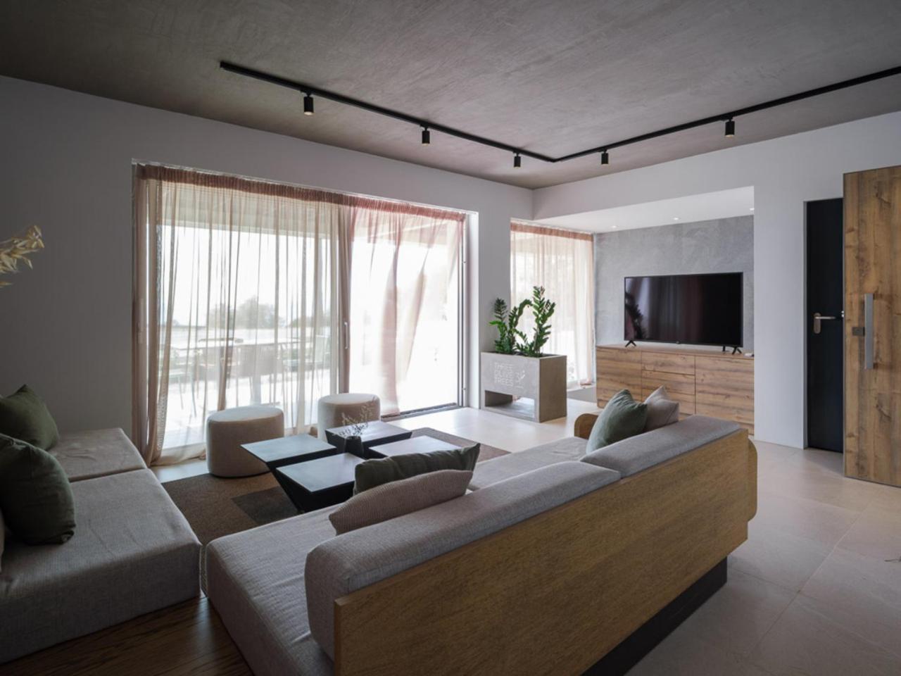 3 Olive Trees Aparthotel อานาวีซอส ภายนอก รูปภาพ